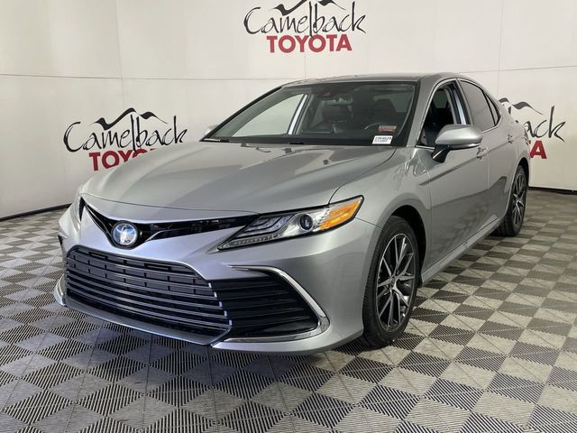 2022 Toyota Camry Hybrid XLE