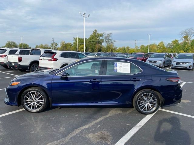 2022 Toyota Camry Hybrid XLE