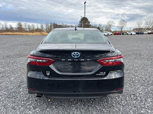 2022 Toyota Camry Hybrid XLE