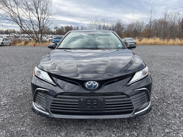 2022 Toyota Camry Hybrid XLE