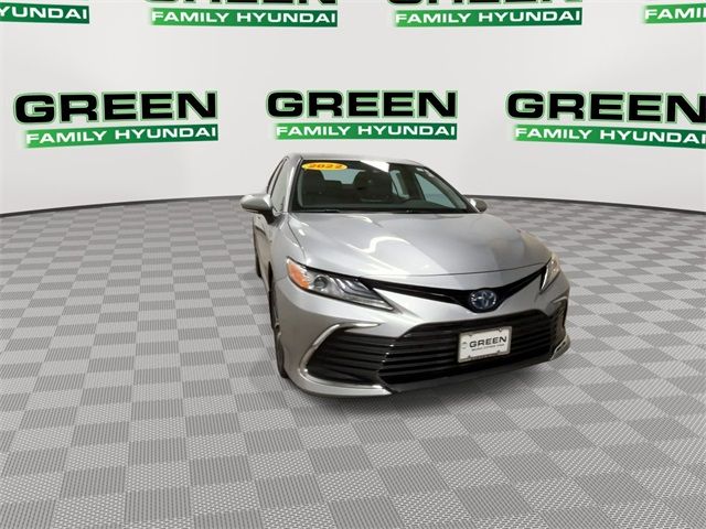 2022 Toyota Camry Hybrid XLE