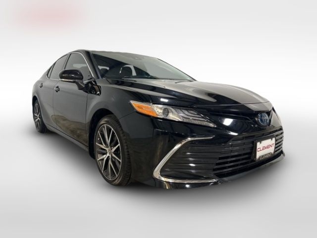 2022 Toyota Camry Hybrid XLE