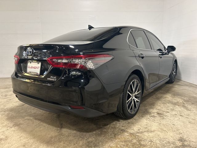 2022 Toyota Camry Hybrid XLE