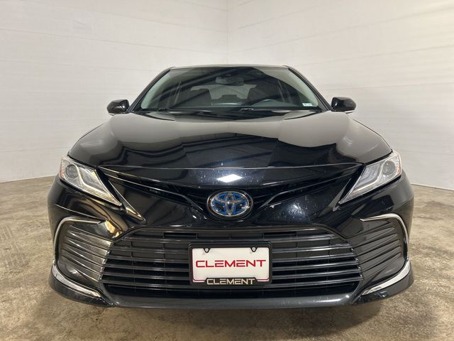 2022 Toyota Camry Hybrid XLE