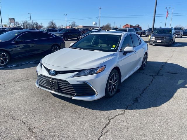 2022 Toyota Camry Hybrid XLE