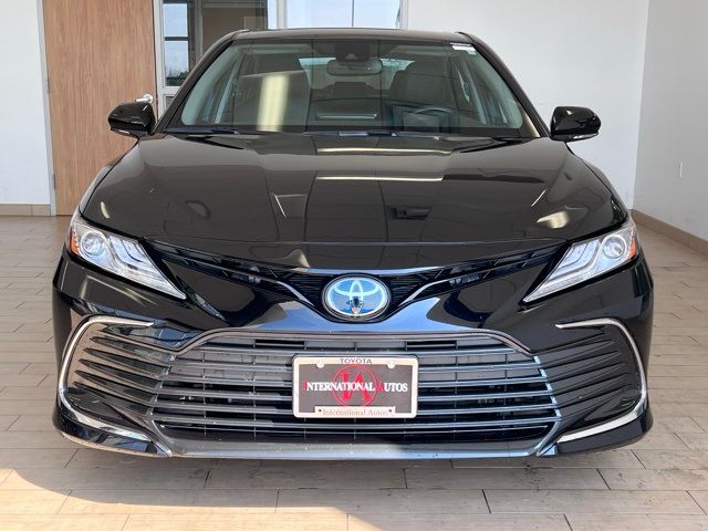 2022 Toyota Camry Hybrid XLE