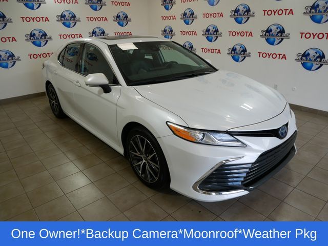 2022 Toyota Camry Hybrid XLE