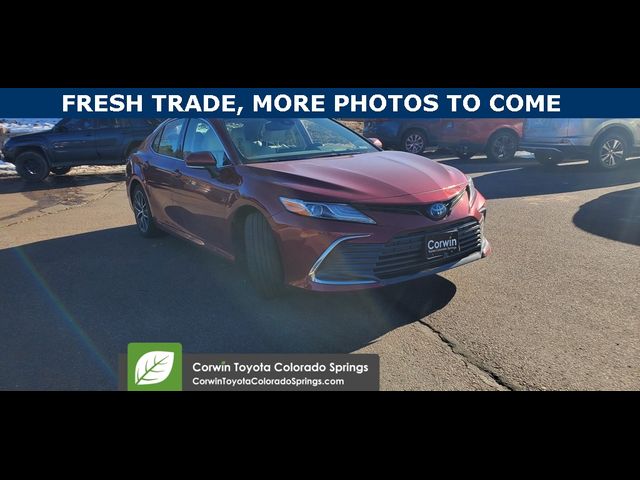 2022 Toyota Camry Hybrid XLE