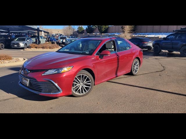 2022 Toyota Camry Hybrid XLE