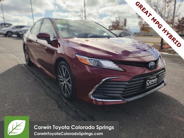 2022 Toyota Camry Hybrid XLE