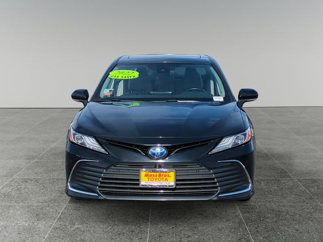 2022 Toyota Camry Hybrid XLE
