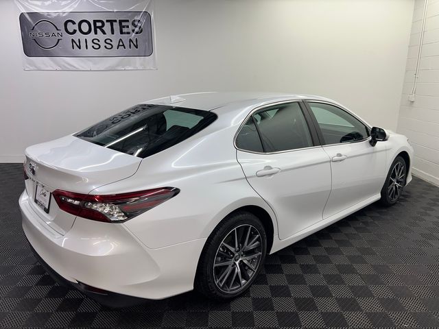 2022 Toyota Camry Hybrid XLE