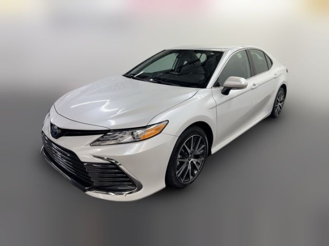 2022 Toyota Camry Hybrid XLE