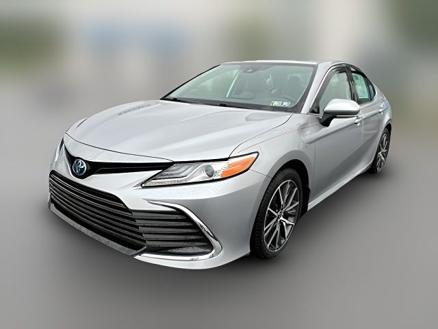 2022 Toyota Camry Hybrid XLE