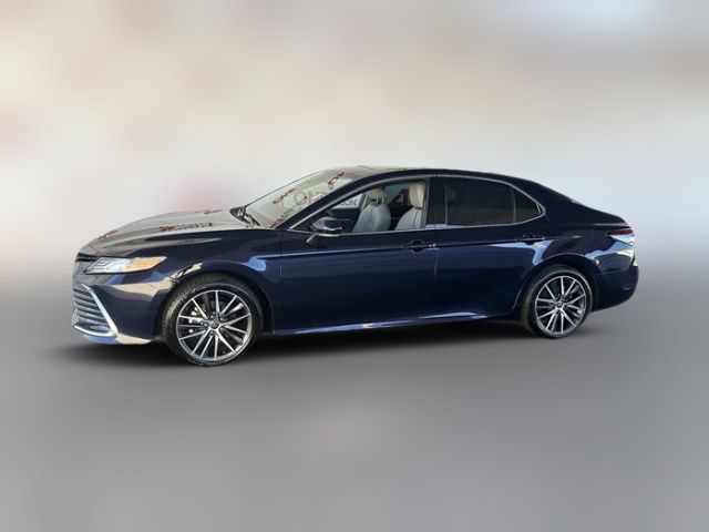 2022 Toyota Camry Hybrid XLE