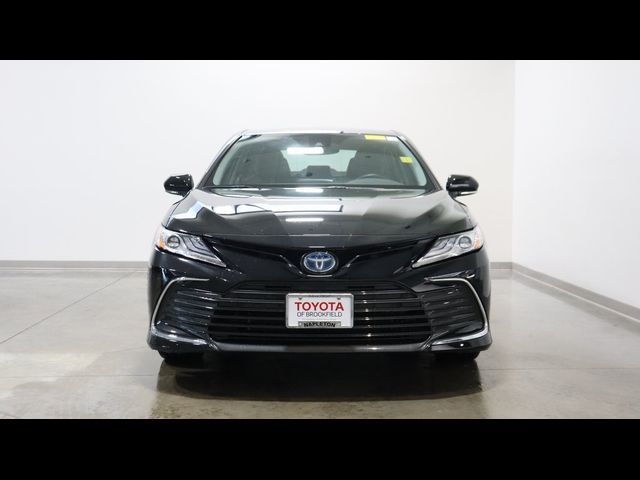 2022 Toyota Camry Hybrid XLE