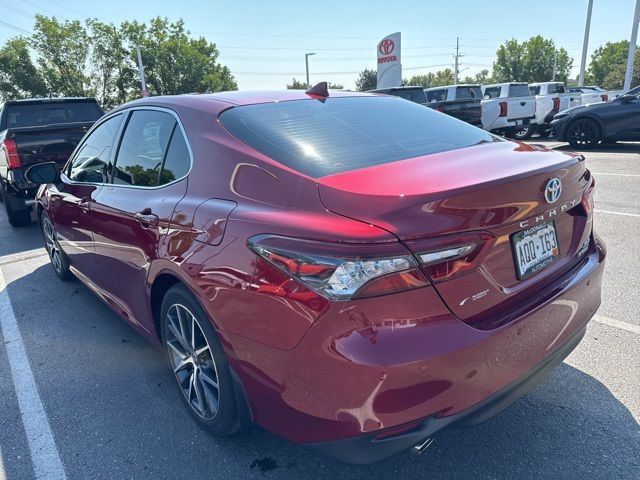 2022 Toyota Camry Hybrid XLE