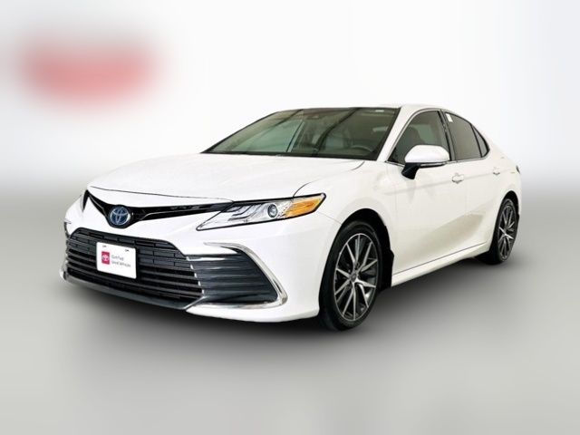 2022 Toyota Camry Hybrid XLE
