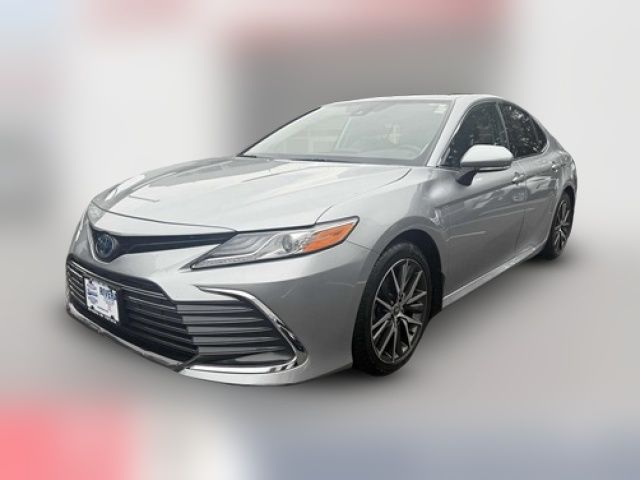 2022 Toyota Camry Hybrid XLE