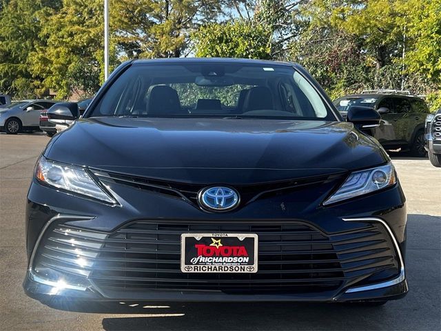 2022 Toyota Camry Hybrid XLE