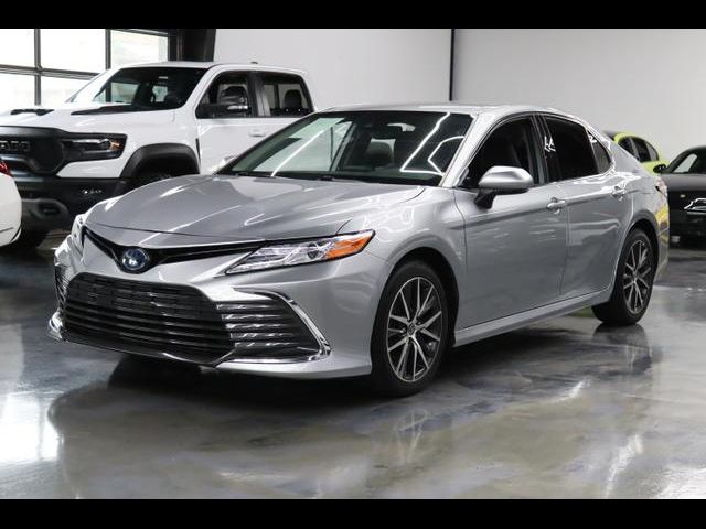 2022 Toyota Camry Hybrid XLE