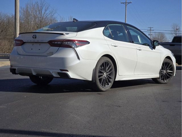 2022 Toyota Camry Hybrid XSE