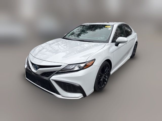 2022 Toyota Camry Hybrid XSE