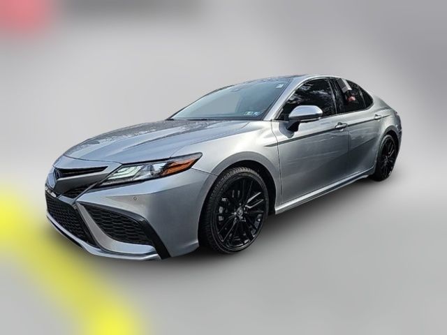 2022 Toyota Camry Hybrid XSE