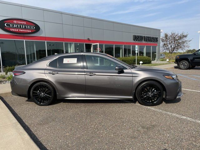 2022 Toyota Camry Hybrid XSE