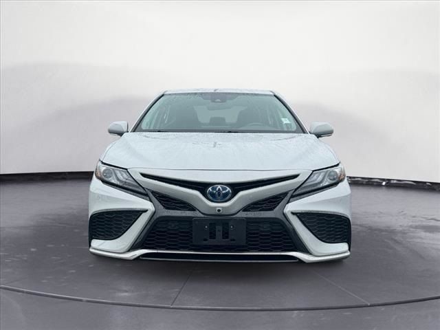 2022 Toyota Camry Hybrid XSE