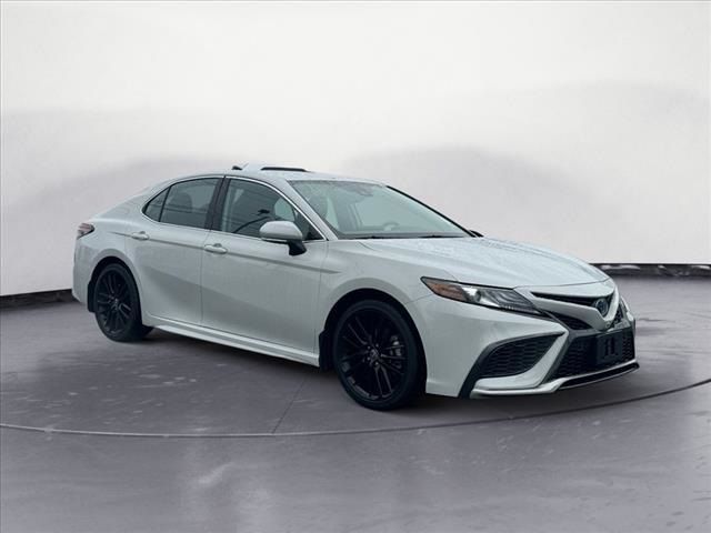 2022 Toyota Camry Hybrid XSE