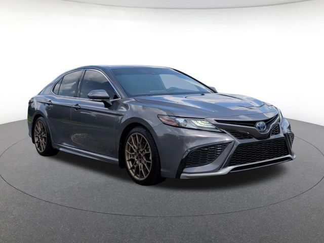 2022 Toyota Camry Hybrid XSE