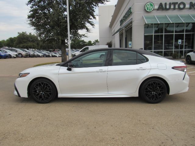 2022 Toyota Camry Hybrid XSE