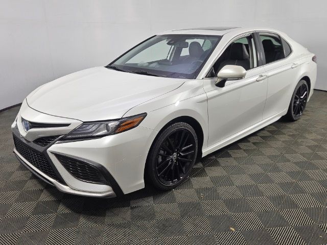 2022 Toyota Camry Hybrid XSE