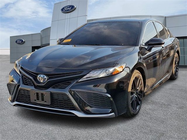 2022 Toyota Camry Hybrid XSE