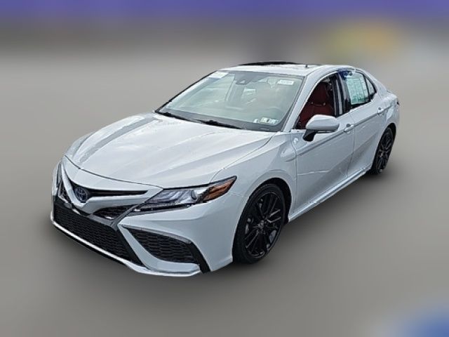 2022 Toyota Camry Hybrid XSE