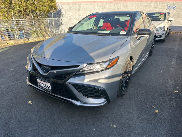 2022 Toyota Camry Hybrid XSE