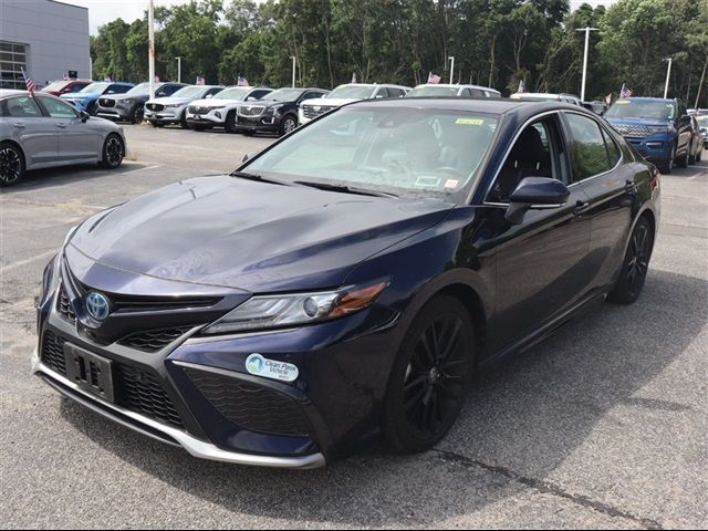 2022 Toyota Camry Hybrid XSE