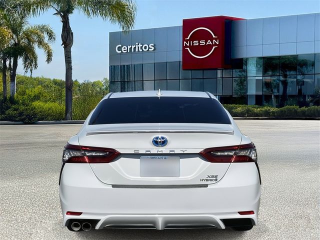 2022 Toyota Camry Hybrid XSE