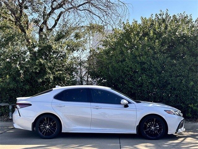 2022 Toyota Camry Hybrid XSE