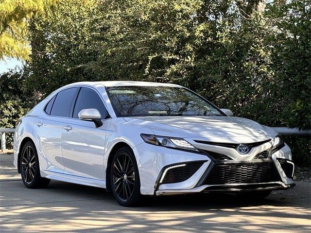 2022 Toyota Camry Hybrid XSE