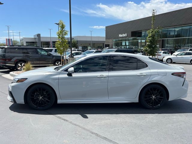 2022 Toyota Camry Hybrid XSE