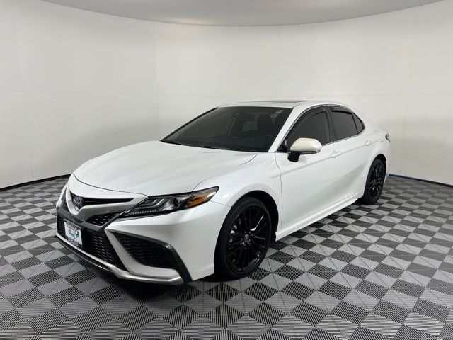 2022 Toyota Camry Hybrid XSE