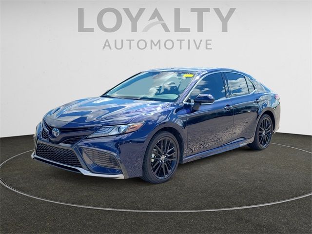 2022 Toyota Camry Hybrid XSE