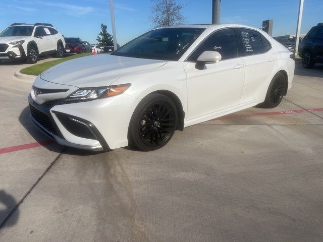 2022 Toyota Camry Hybrid XSE