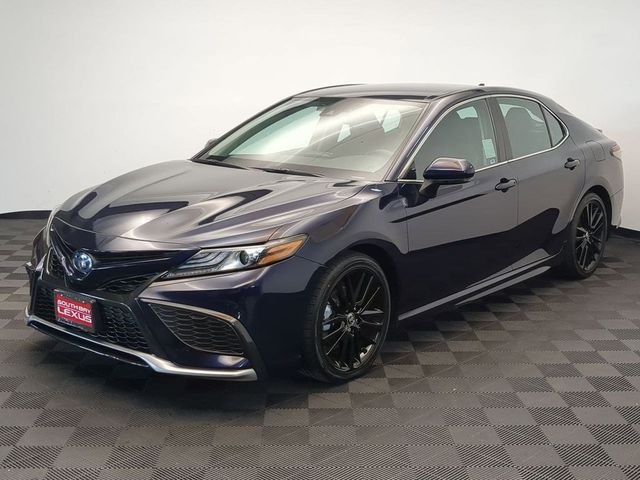 2022 Toyota Camry Hybrid XSE