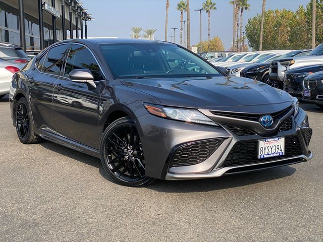 2022 Toyota Camry Hybrid XSE