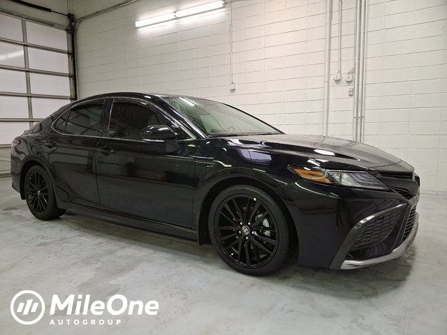 2022 Toyota Camry Hybrid XSE