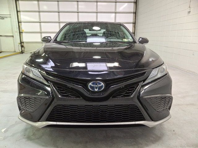 2022 Toyota Camry Hybrid XSE