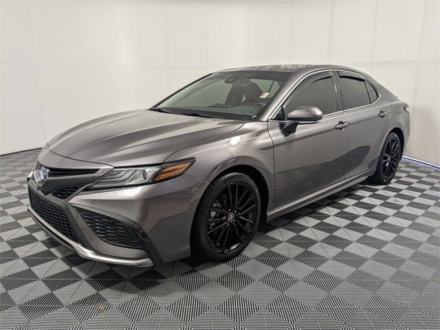 2022 Toyota Camry Hybrid XSE